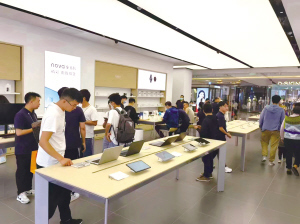 高考毕业生消费潮涌动，电子产品市场迎来“盛夏”